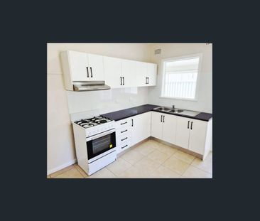 Comfortable 3-Bedroom Family Home - Photo 4