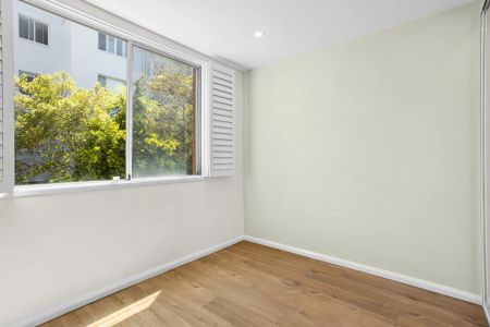 Stylish Coastal Living in a Prime Lifestyle Location - Photo 4