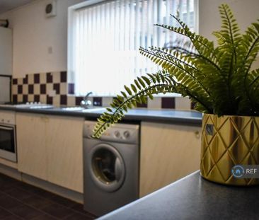 1 bedroom in a house share to rent - Photo 5