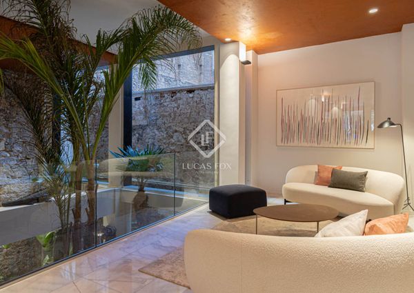Excellent 1-bedroom penthouse with 15 m² terrace for rent in Eixample Right