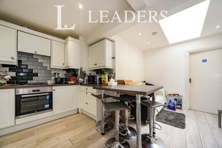 6 bedroom house to rent Falconers Road, Luton, Bedfordshire, LU2 - Photo 5