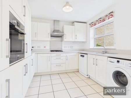 3 bedroom detached house to rent - Photo 5