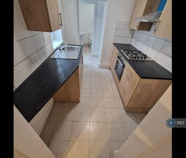 3 bedroom end of terrace house to rent - Photo 5