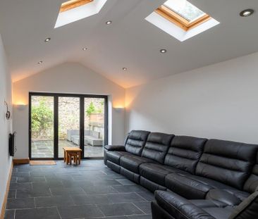 4 bedroom semi-detached house to rent - Photo 1