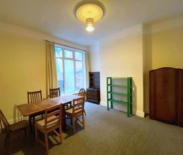 4 bedroom terraced house to rent - Photo 1