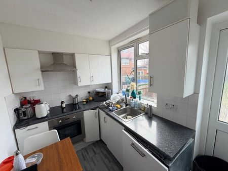 2 Bed Flat, Kenton, HA3 - Photo 4