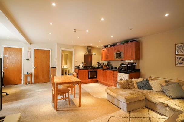 1 Bed Flat, Old Station Way, SW4 - Photo 1