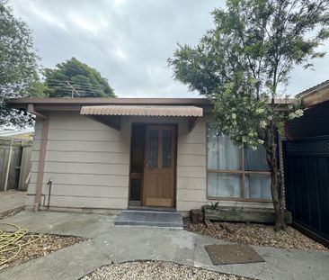 Charming 1-Bedroom House in Altona Meadows - WATER USUAGE BILL INCL... - Photo 2