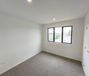 2 bedroom townhouse - Photo 3