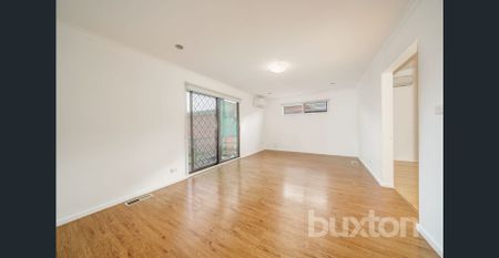 CHARACTER AND CHARM WITH MODERN STYLE - Photo 2