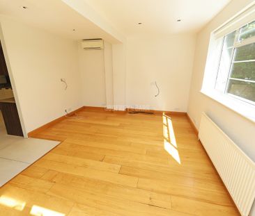 Spencer Drive Hampstead Garden Suburb N2 - Photo 3