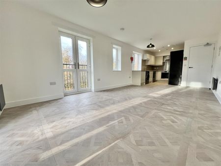 Sienna Villas, Hyde - Photo 3