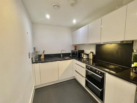 2 bedroom flat to rent - Photo 4