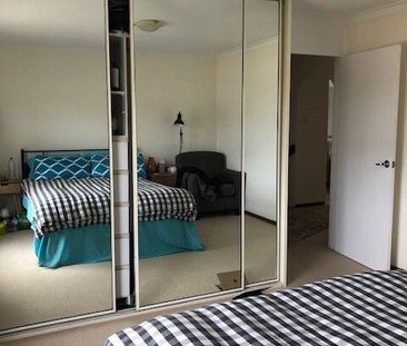 South Perth - Photo 1