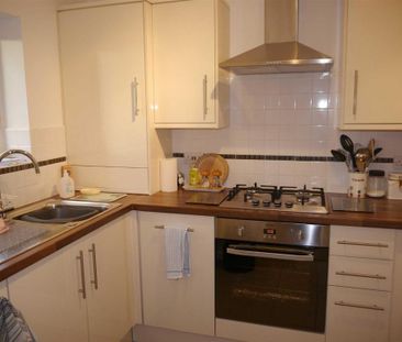2 bedroom apartment to rent - Photo 6