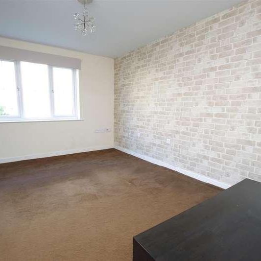 Elm Tree House, Idle, BD10 - Photo 1