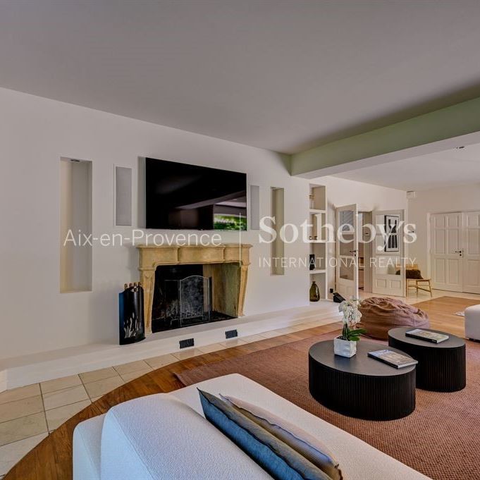 Maison • Aix-en-Provence - Photo 1