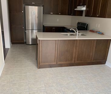 For Lease - 140 Finegan Circle, Brampton, Ontario - Photo 4