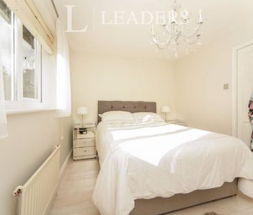 2 bedroom end of terrace to rent Horton Heath - Photo 2