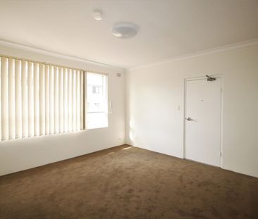 Bright & Sunny - Recently Updated - Photo 6