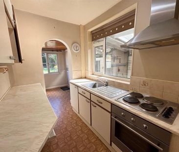 3 bedroom semi-detached house to rent - Photo 6