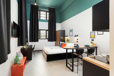 Viale Giovanni Suzzani, Milan, Lombardy 20162 - Photo 2