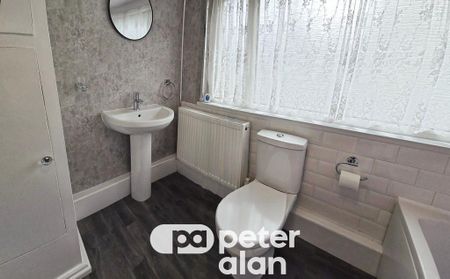 2 bedroom property to rent - Photo 3