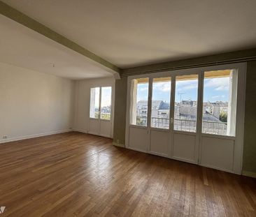 FOUGERES Bd Leclerc - Au 3ème étage avec BALCON. Lumineux apparteme... - Photo 4