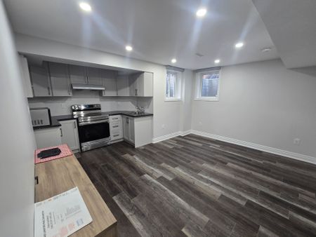 For Lease - 5403 Langford Road Unit# Bsmt, Burlington, Ontario - Photo 3