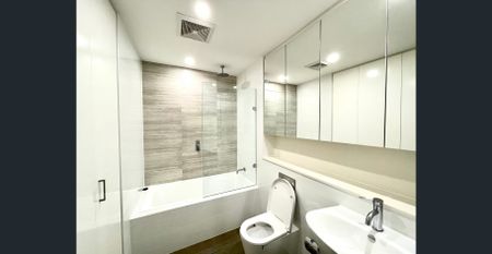 Stylish & Modern Furnished 2-Bedroom Apartment in Prime Zetland Location - Photo 3