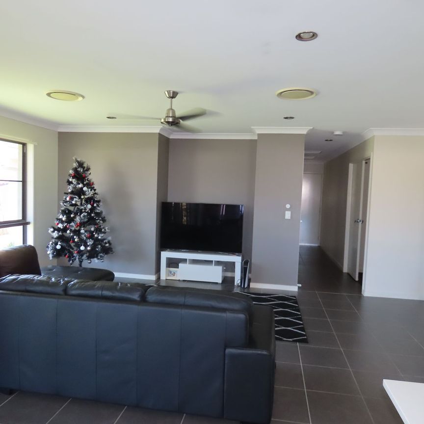 QUALITY FAMILY HOME SITUATED IN LOVELY ESTATE IN BUCASIA - Photo 1