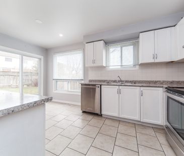 For Lease - 1447 Fleming Court, Oshawa, Ontario - Photo 5