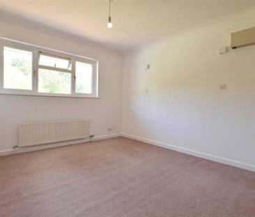 4 bedroom detached house to rent - Photo 1