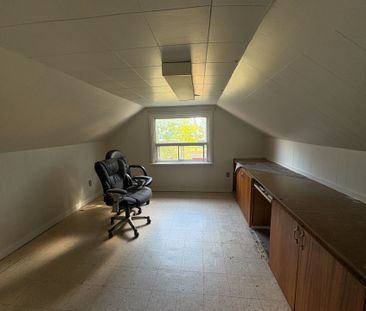 For Lease - 779 Indian Road Unit# Upper, Mississauga, Ontario - Photo 1