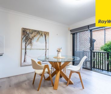 The Perfect and Most Convenient Family Home! - Photo 4