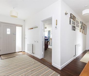 4 bedroom detached house to rent - Photo 3