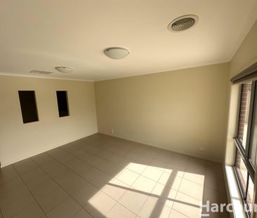 Three Bedroom House - Photo 5