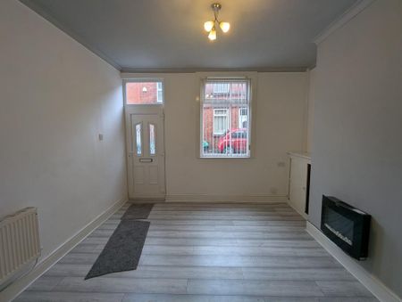 2 bedroom terraced house to rent - Photo 4