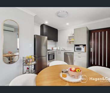 Stylish, Secure Apartment – Perfect for Easy Living or Lock-and-Leave - Photo 6