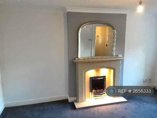 3 bedroom end of terrace house to rent - Photo 1