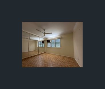 CHARMING 3 BEDROOM HOME IN WULGURU + SOLAR + ADDITIONAL UTILITY ROOM! - Photo 5