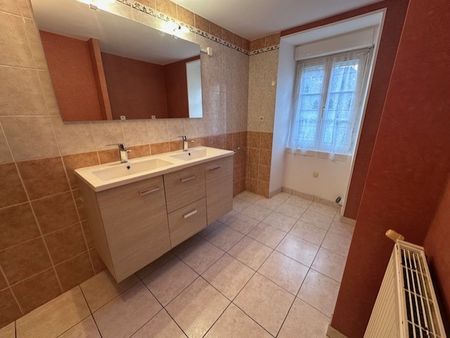 Location Maison 2 pièces 83m² BEIGNON 56380 - Photo 4