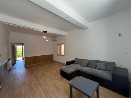 Location Appartement 4 pièces 84m² LA FARLEDE 83210 - Photo 3