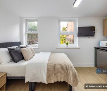 1 bedroom in a flat share to rent - Photo 4