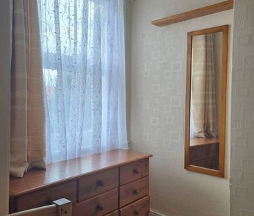 Room in a Shared House, Essex Road, IG11 - Photo 4