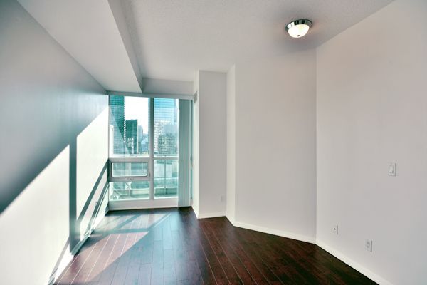 For Lease - 18 Yonge Street Unit# 1601, Toronto, Ontario - Photo 1