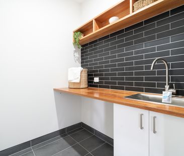 15 Nelumie Street Lindisfarne TAS 7015 Australia - Photo 3