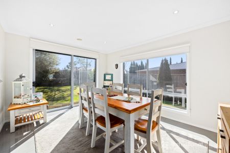 Spacious Family Haven - Photo 2