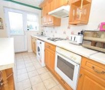 3 bed Semi-Detached House for Rent - Photo 3