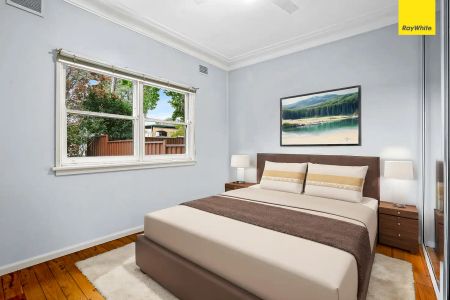 “NEAT & TIDY 3 BEDROOM HOME!” - Photo 3